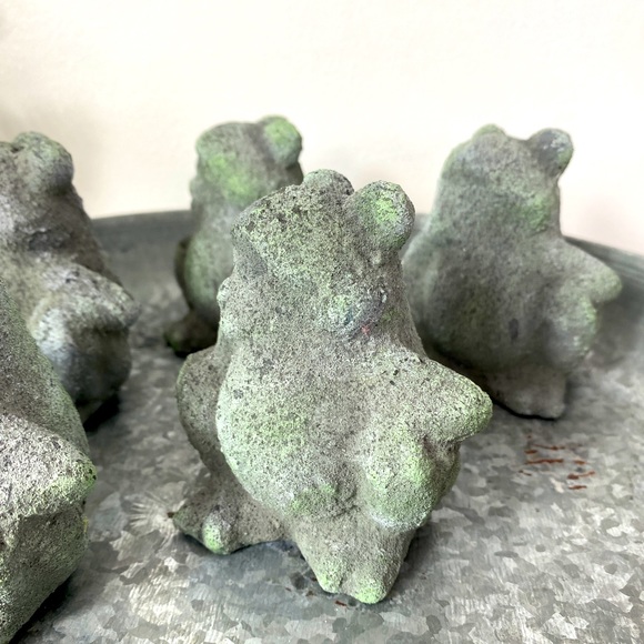 NEW Garden Mini Cement Concrete Frog - Picture 4 of 9